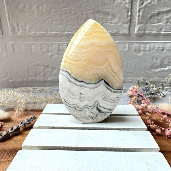 Beautiful Zebra Calcite Flame - Picture 5 of 7